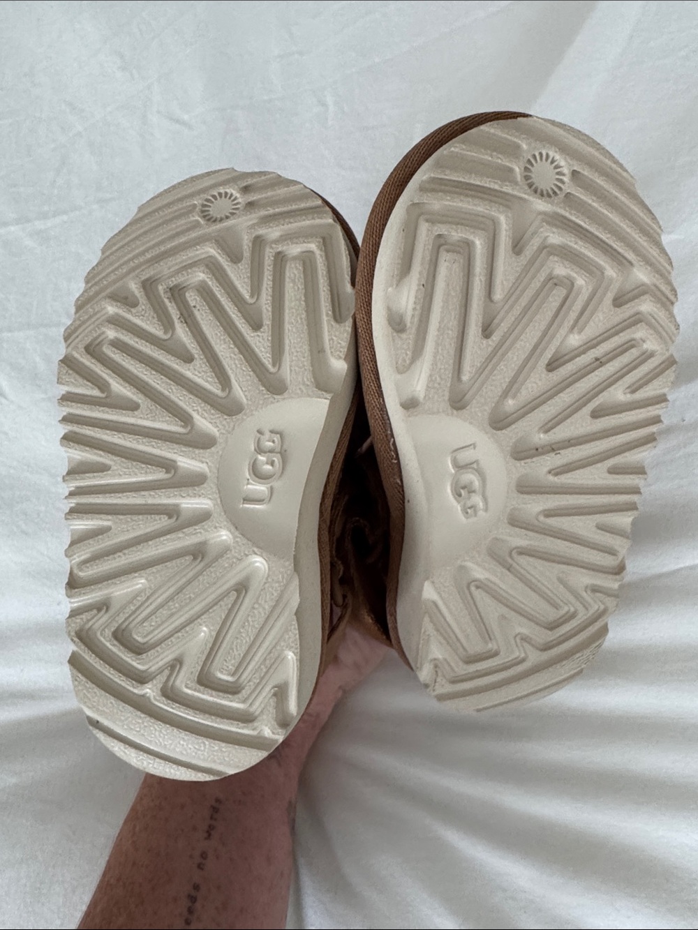 UGG GOLDENSTAR CLOG toddler size 6 - Picture 6 of 6